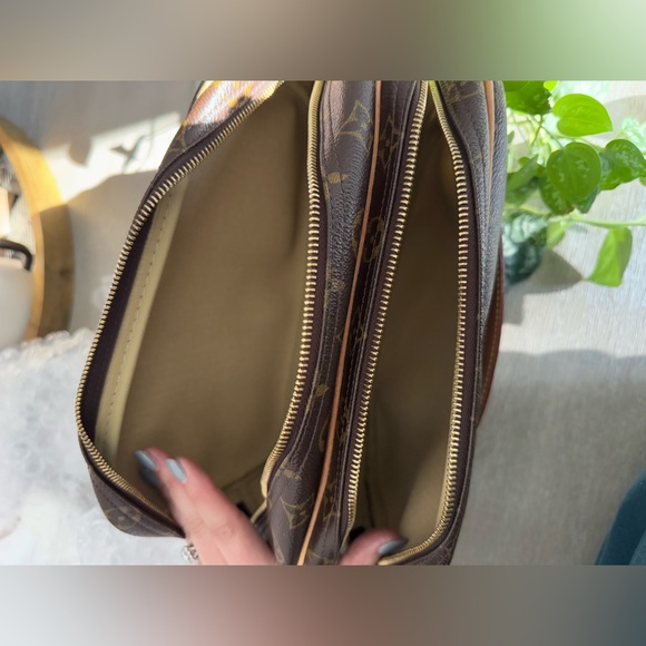 LV Reporter Monogram - Picture 9 of 9